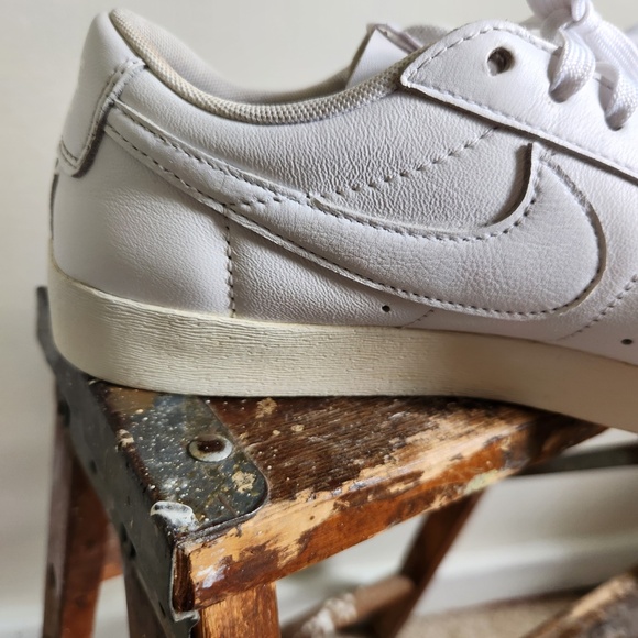 Nike Blazer Low LE Triple White 8.5 - Picture 4 of 12